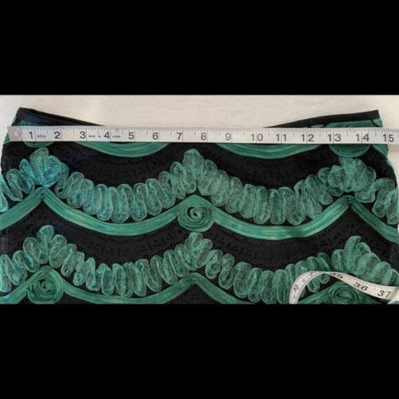 Pamela Barish Black & Green Scallop Tulle & Lace Pencil Skirt Sz 6 - Picture 5 of 6